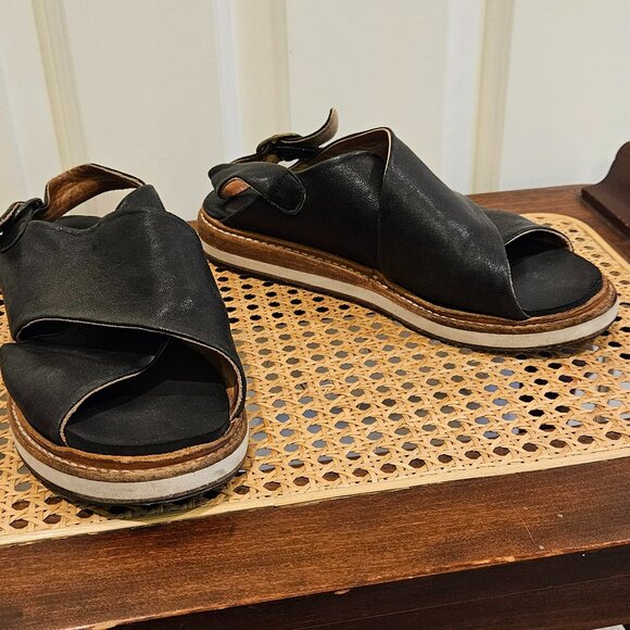 P. Monjo women's black sandal - Picture 6 of 6